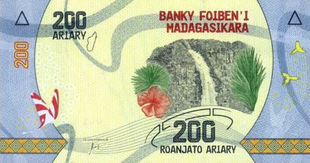 P 98 Madagascar 200 Ariary Year 2017