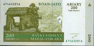 P 87b Madagascar   200 Ariary Year nd (2004)